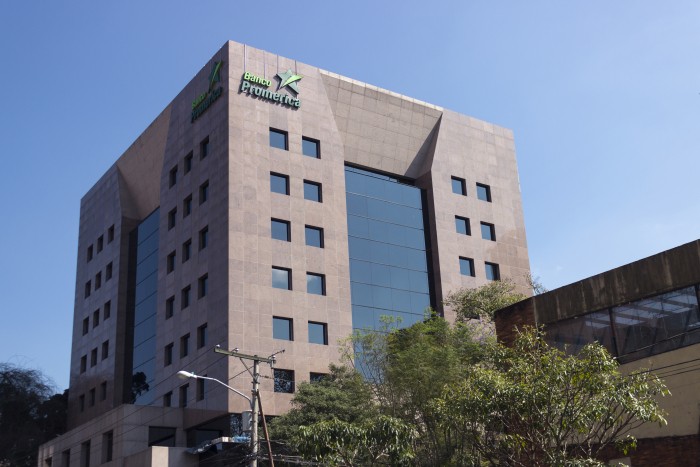 Banco P Guatamala Céntrica 11 (2)